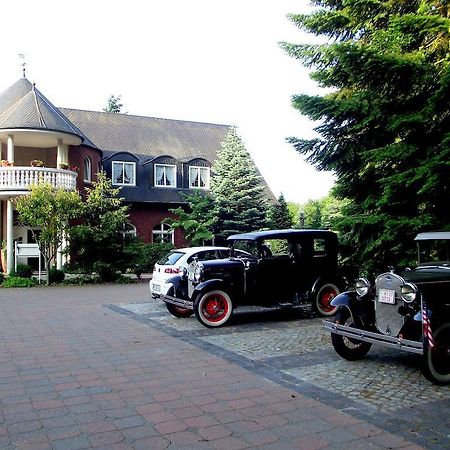 Hotel Und Restaurant Waldschloesschen Crivitz Exterior photo